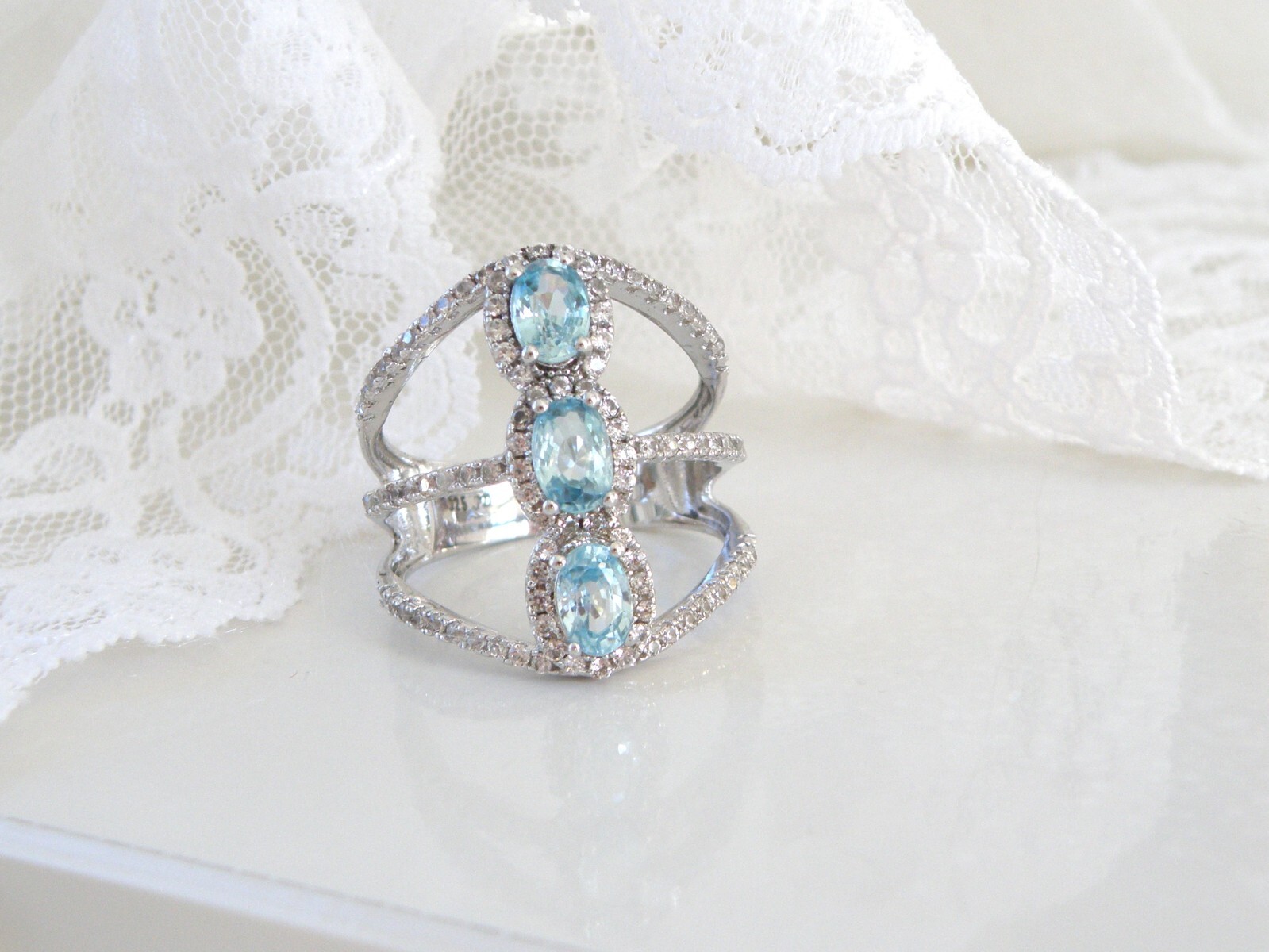 New Natural Blue Topaz Modern Sterling Silver 925 Ring Size 7