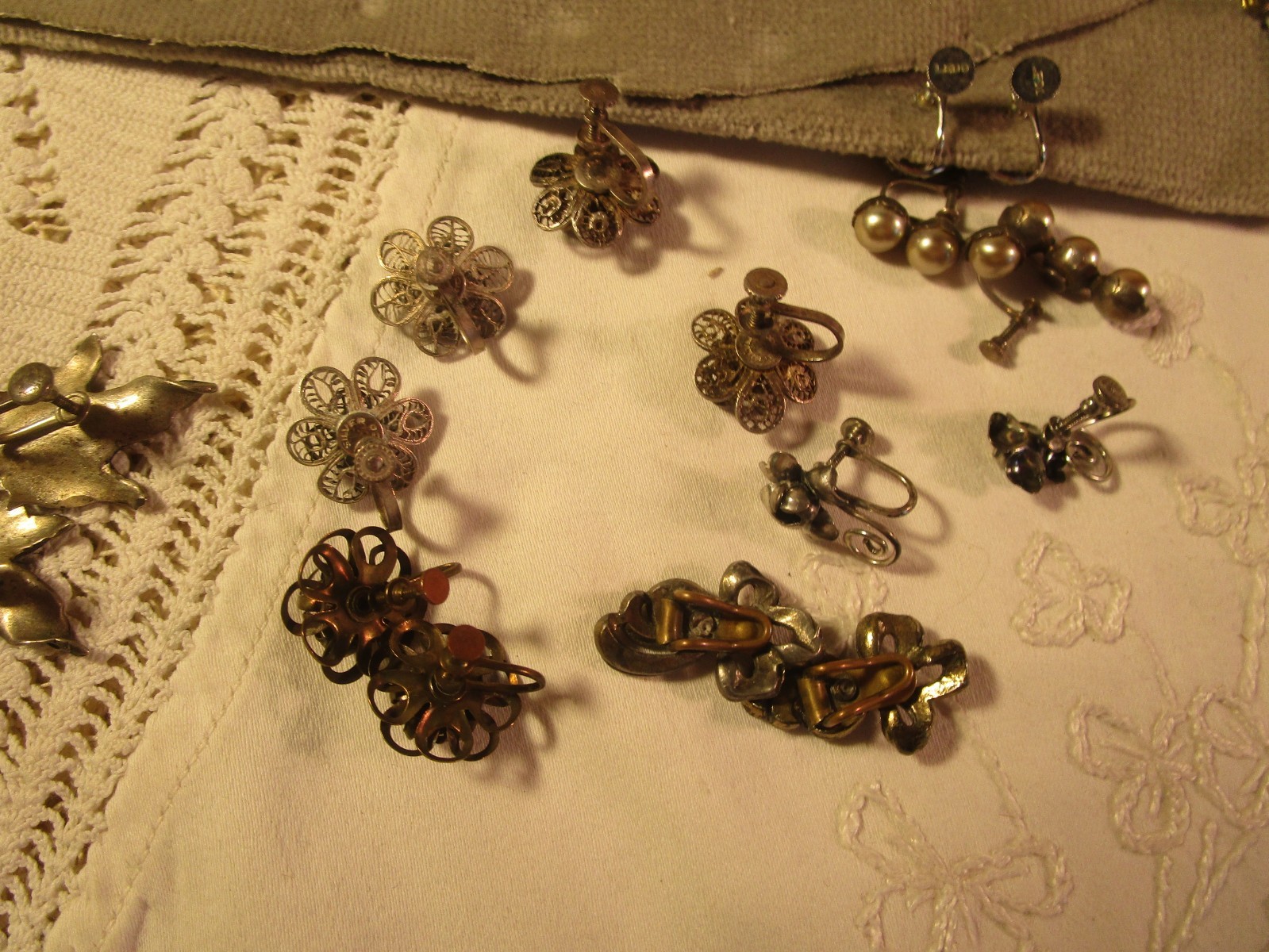 ANT. 16 PR. SCREWBACK EARRINGS 6 STERLING + JEWELRY BOX