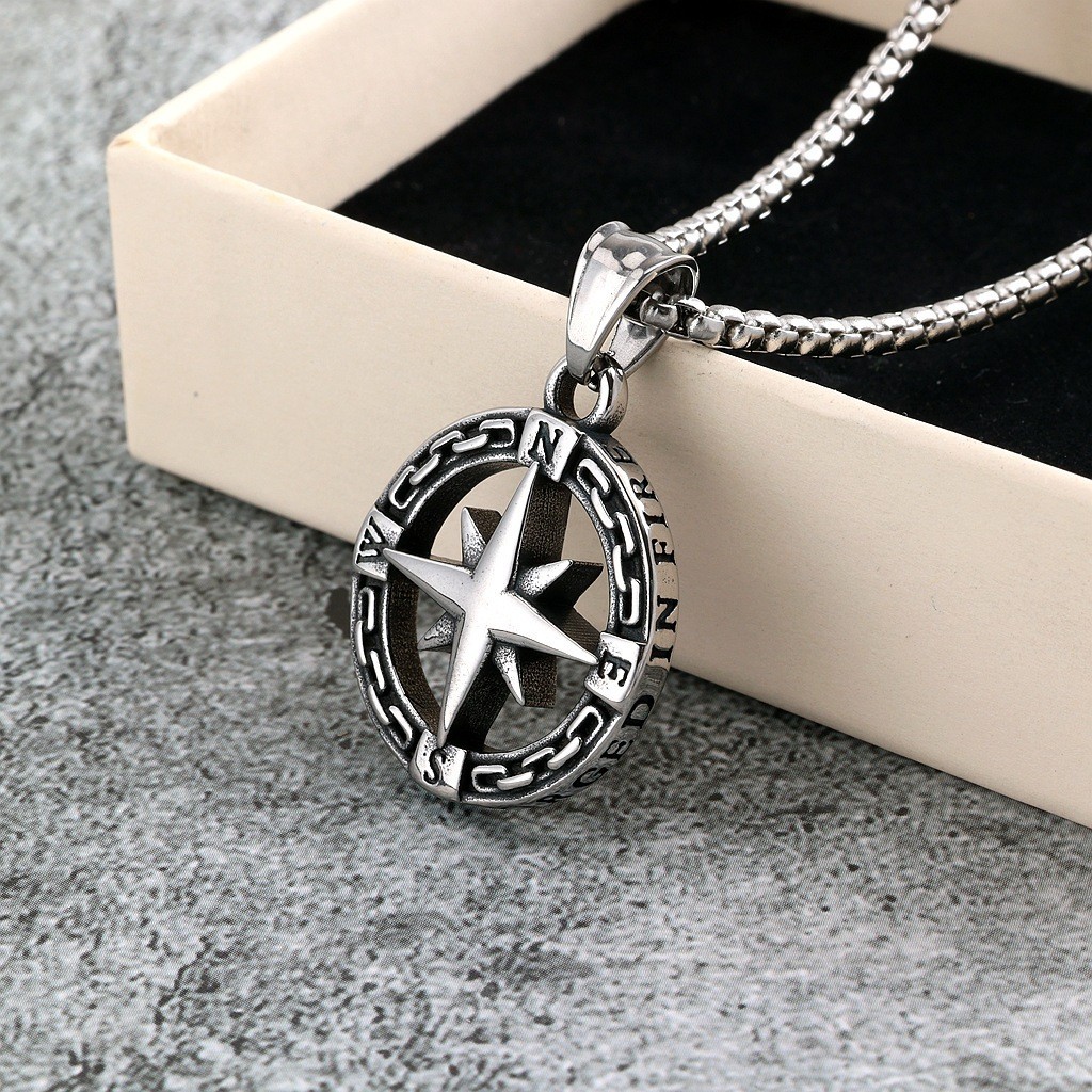 Stainless steel men’s and women’s single-sided compass pendant necklace