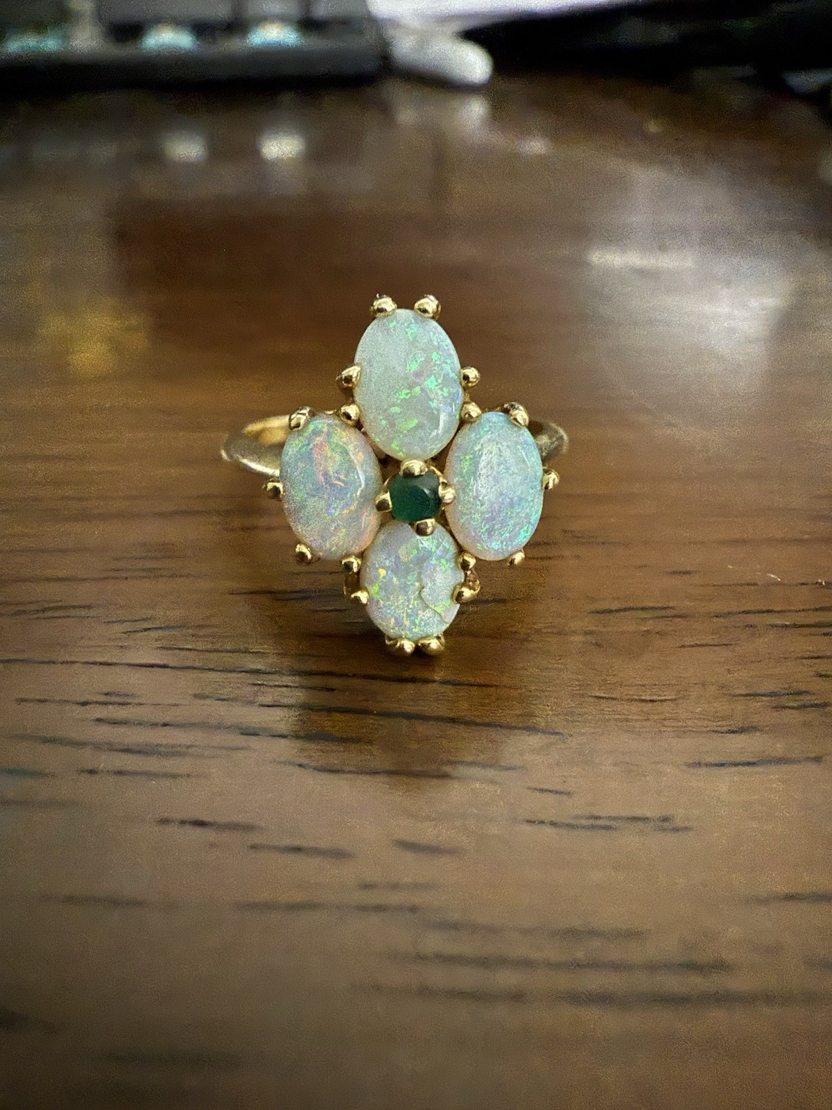 Vintage 14K Yellow Gold Opal Cluster Ring Green Center Stone Size 8.