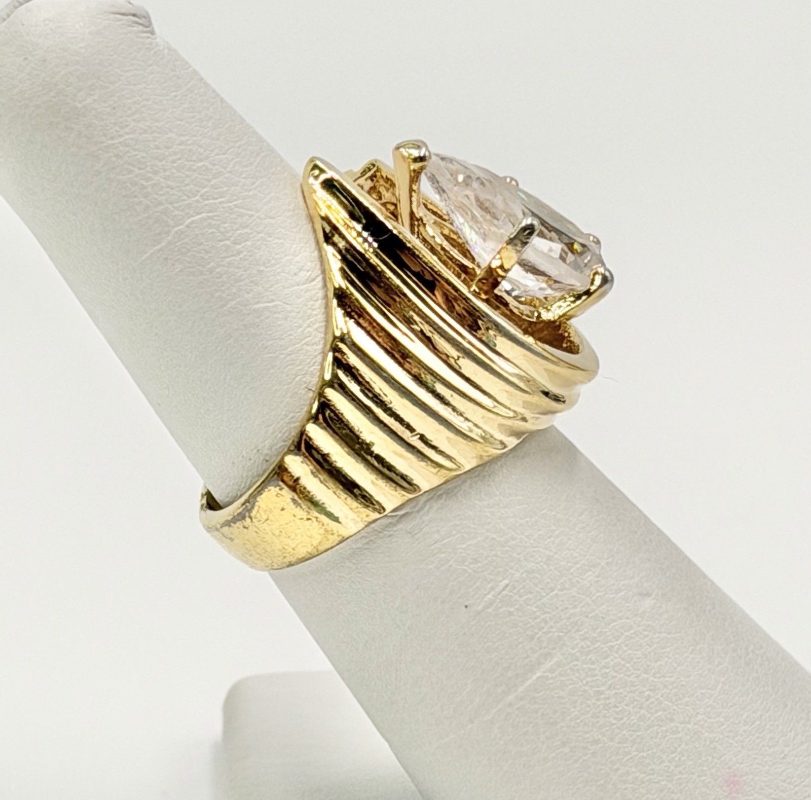 Vintage Aurora Jewelry Co Ring 18KT HGE Pear Cut Cubic Zirconia Stone Size 6