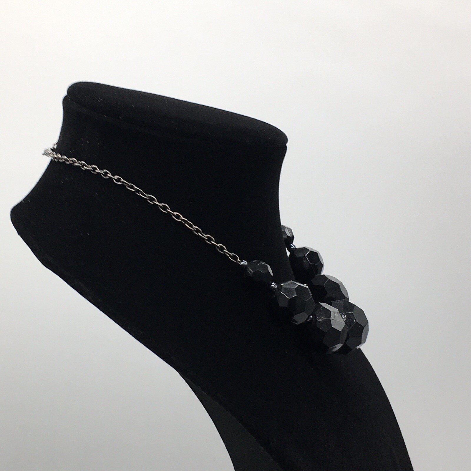 Silver Tone Graduated Faceted Acrylic Black Beaded Necklace 16”