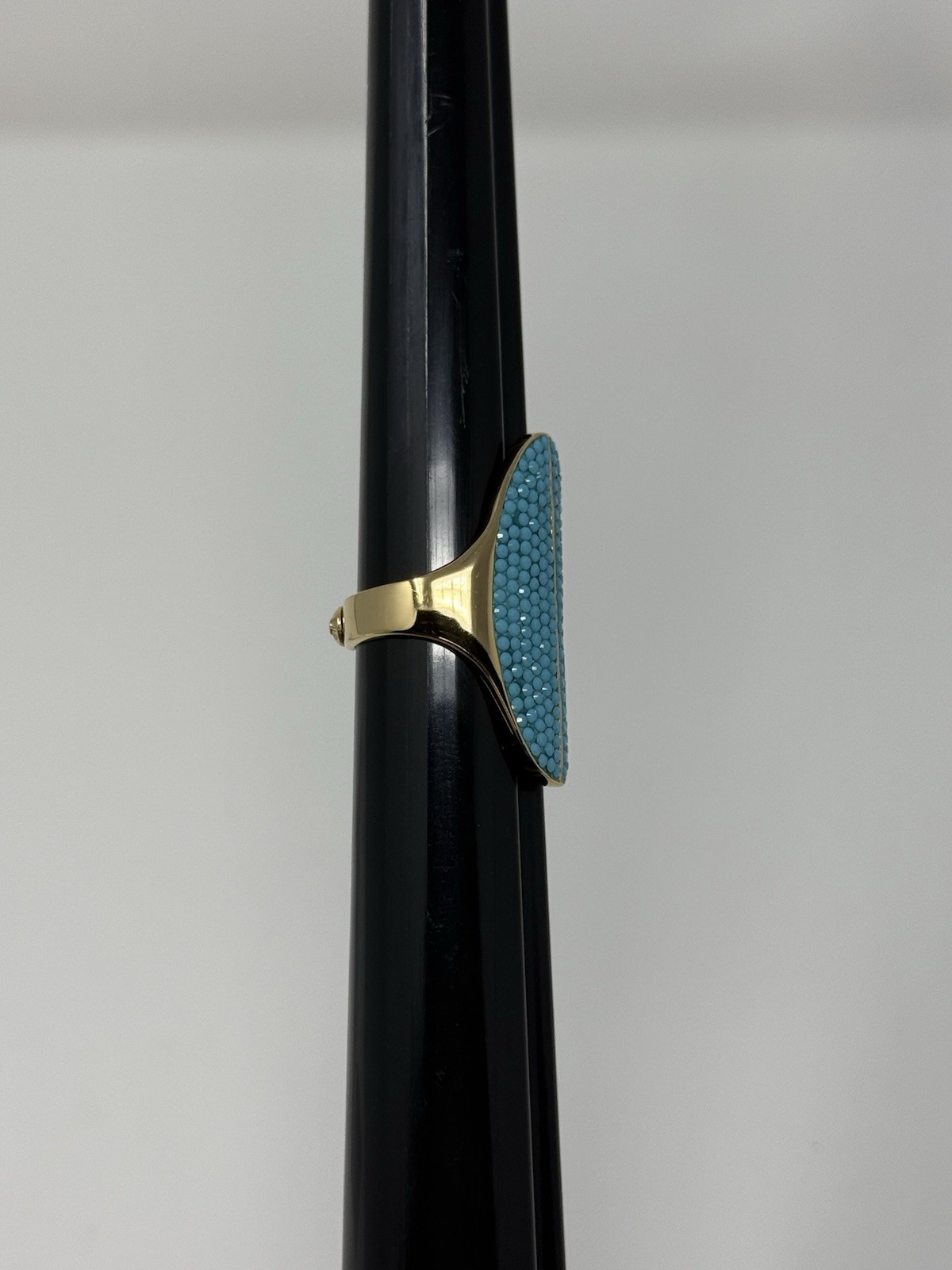 Henri Bendel Turquoise Gold Tone Statement Ring Size 6
