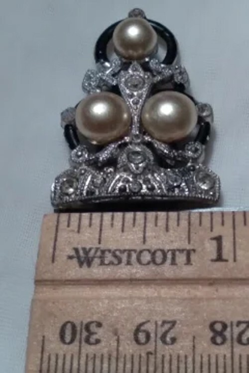 New England Glass Works Dress/Fur Clip