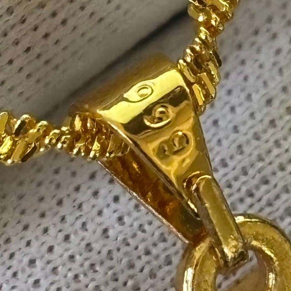 Golden Cross Pendant Necklace Gold-plated (NOT SURE) marked ‘999’, 17 inch