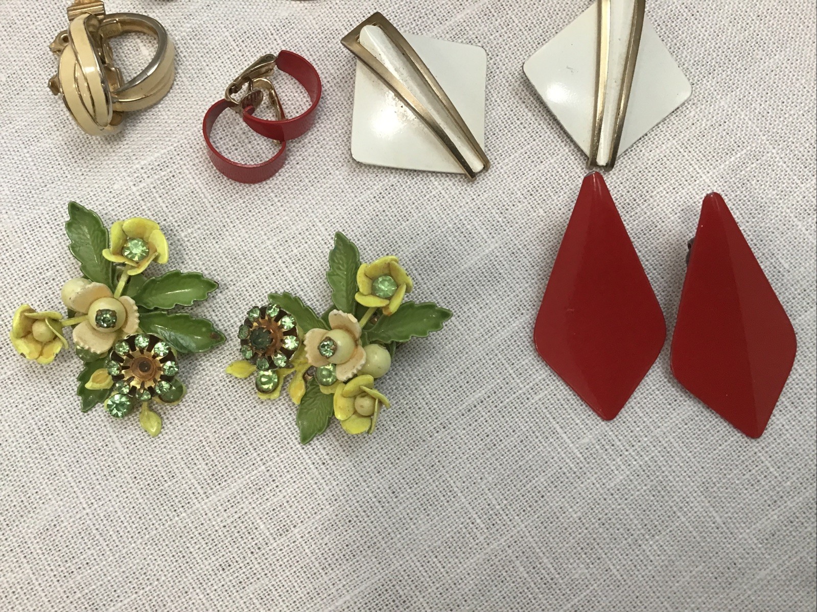 Vtg Clip On 13 Pair Metal Earring Lot 60’s 70’s 80’s Retro Funky Monet Trifari