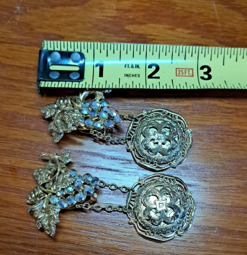 Vtg Kirk’s Folly Grape Clusters Clip Earrings Goldtone Crystals Dangle Medallion