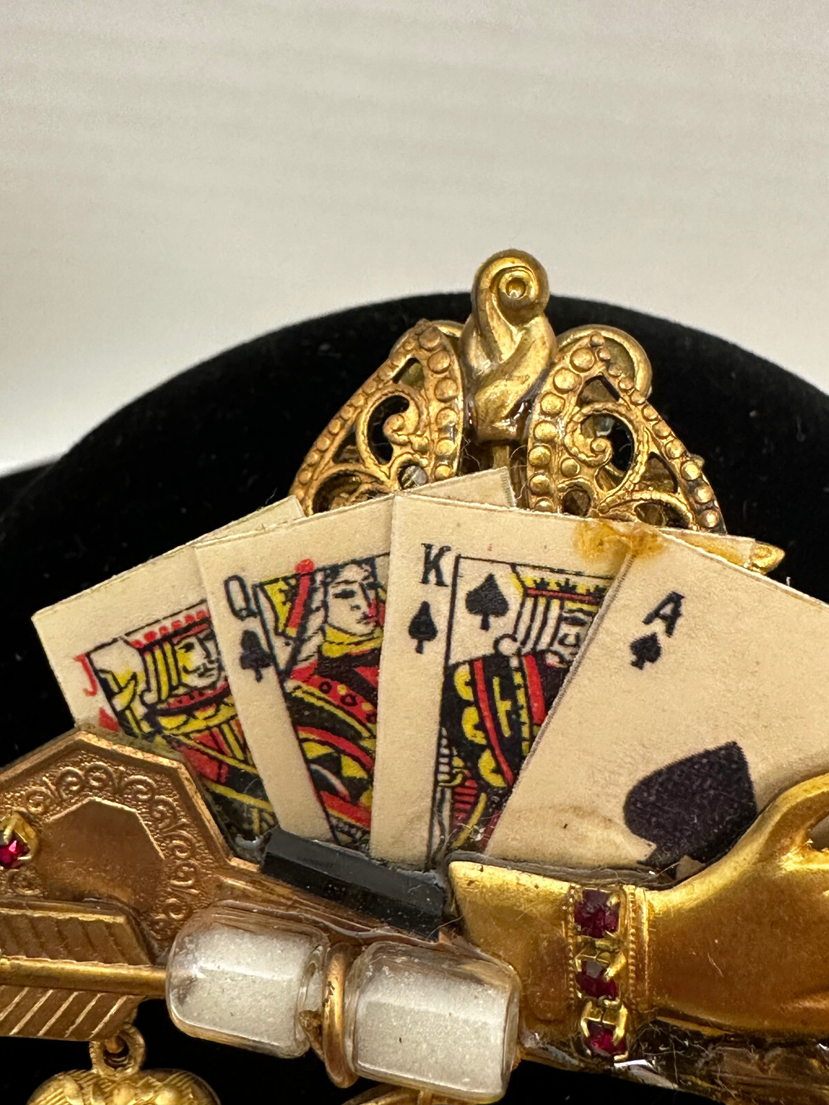 JOHN WIND MAXIMAL ART RARE ASSEMBLAGE 80-90’S BROOCH HOUR GLASS POKER HAND
