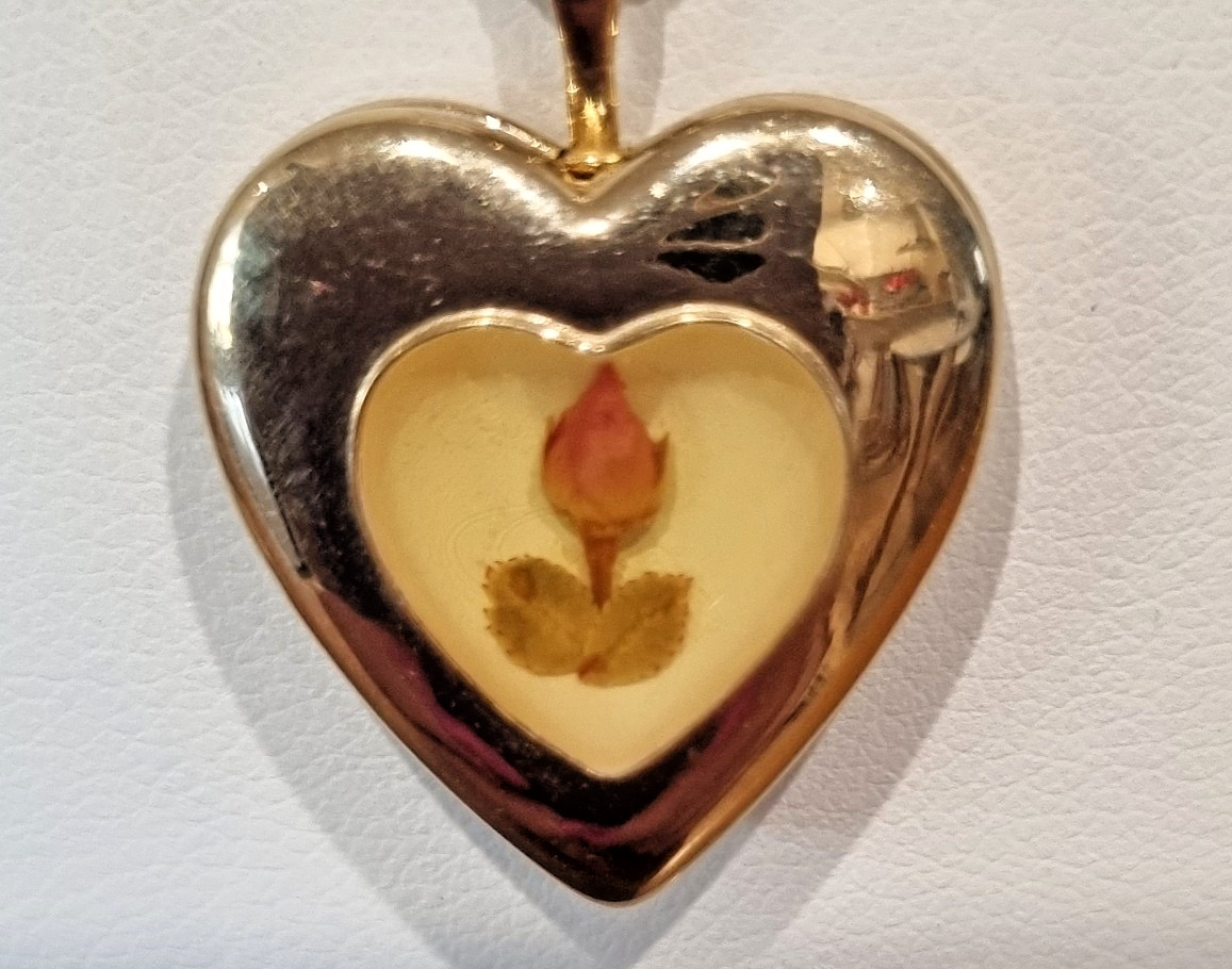 Vintage 14k Gold Filled Perpetual Real Rose bud Heart Locket Chain See Video