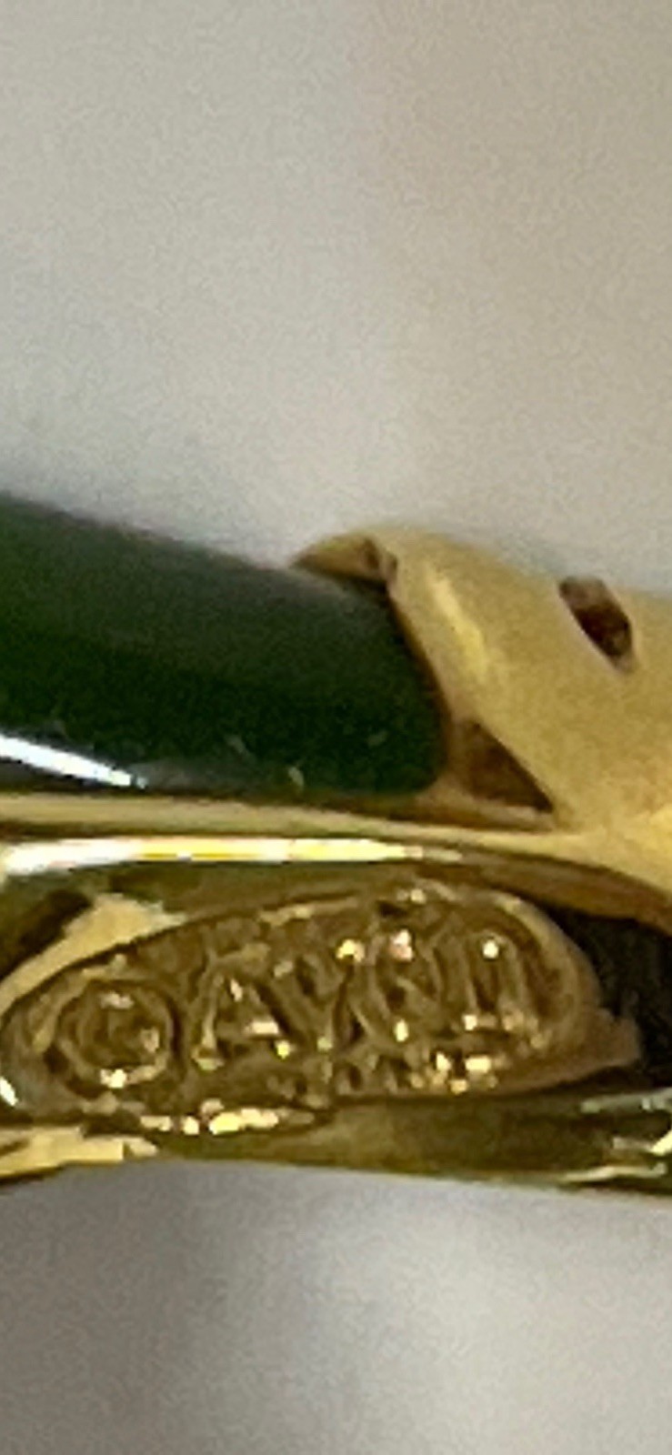 1978 AVON Captured Jade Green Stone Gold Tone Ring Size 5