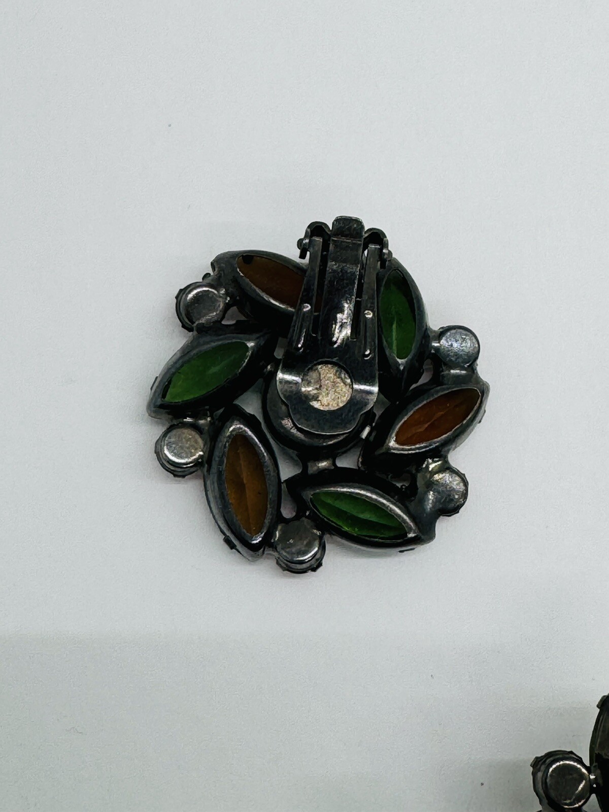 Vintage Juliana Delizza and Elster Brooch and Clip Earrings Set Multicolor