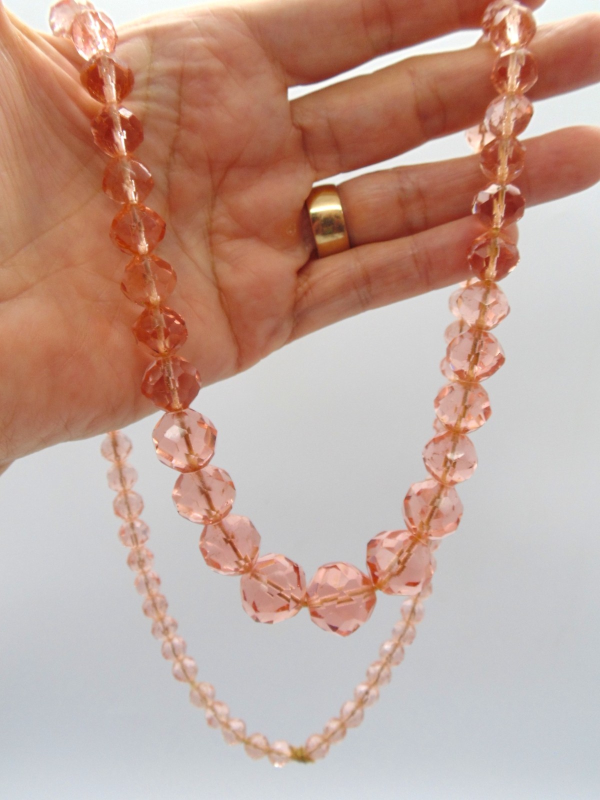 Older VTG PEACH PINK Crystal Glass NECKLACE ~ Graduated Size Faceted Beads 28″