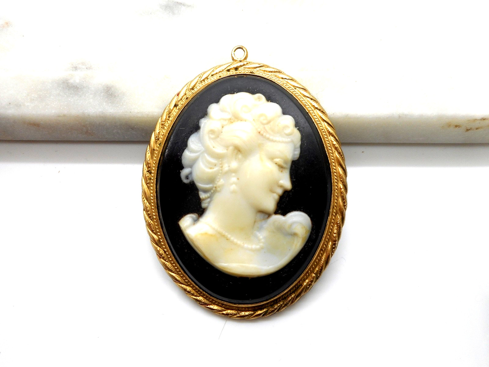 Vintage Large Cameo Pendant 1970’s Gold Wash Filigree 2.10″