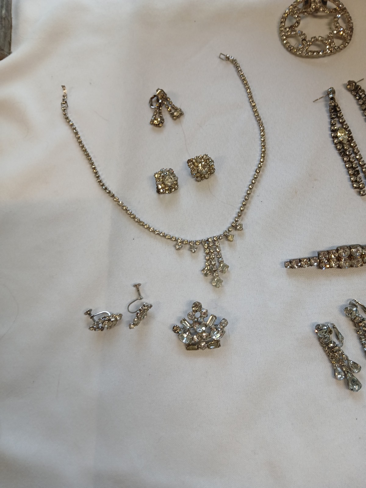 Vintage Rhinestone Jewelry Pieces Necklaces Bracelet Earrings Pins (#1127)