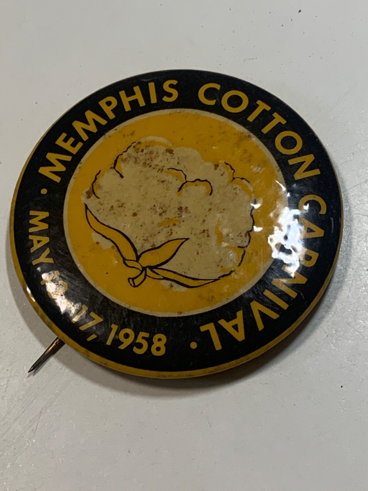 RARE MCM Vintage MEMPHIS COTTON CARNIVAL UEUQ Pin 1958 in May Pinback Button
