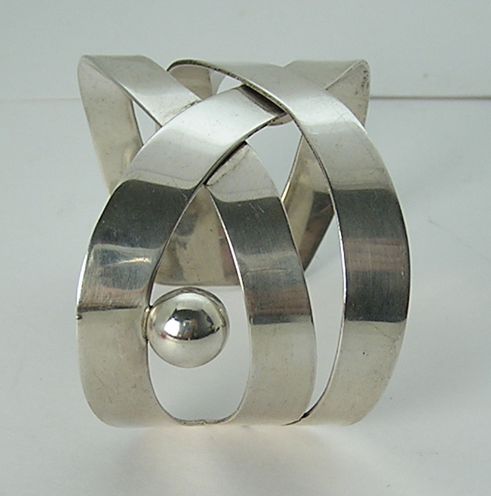 Hecho A Mano Modernist Manual Porcayo Sterling Flat Criss Cross Cuff Bracelet