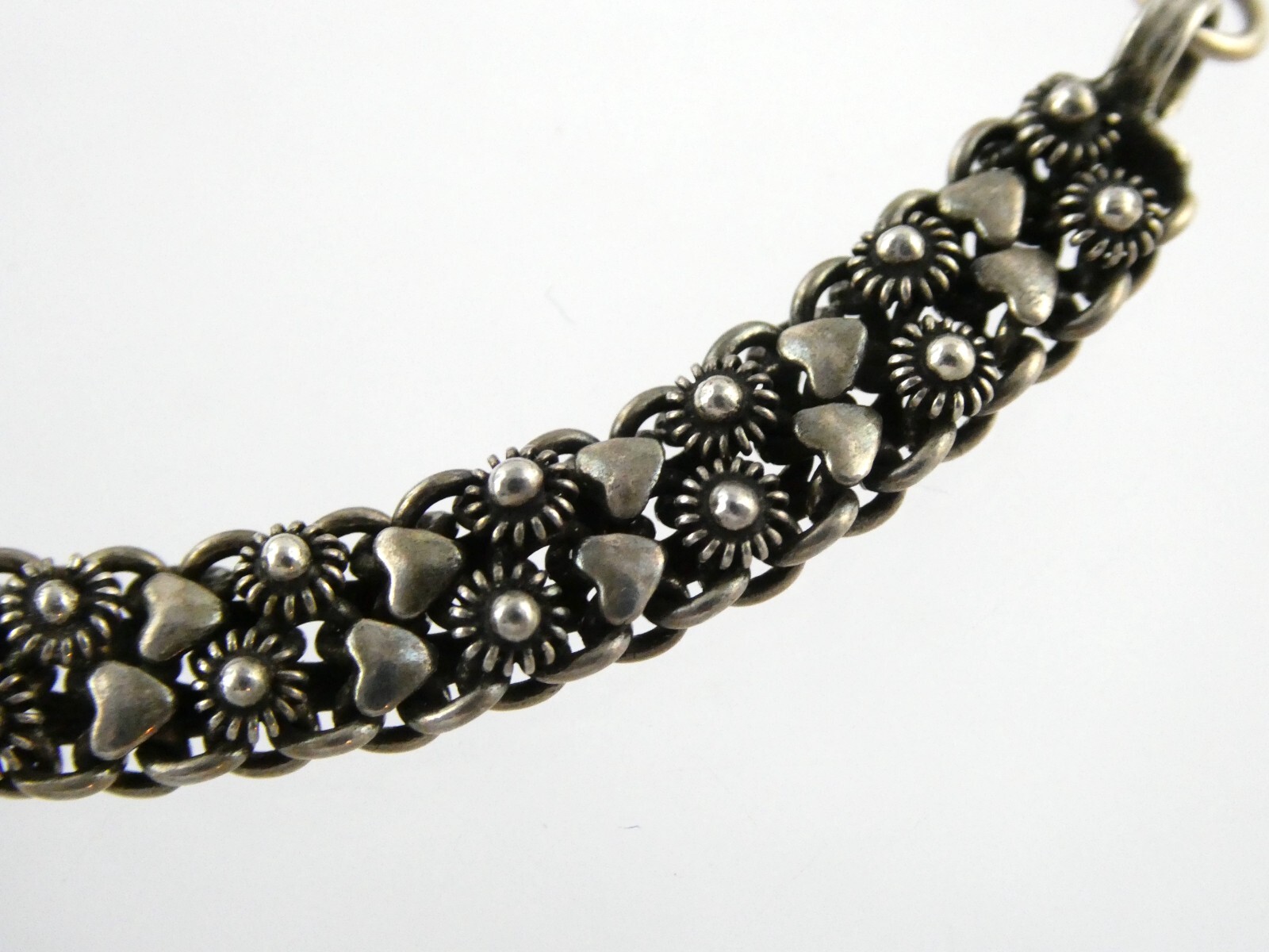 Vintage Hearts and Flowers Pattern Chain Bracelet 925 18.7g 7.5 Inch Length