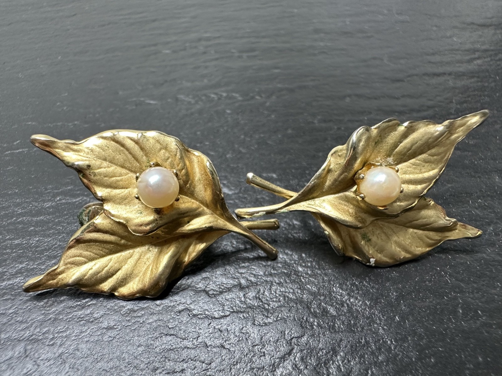 FIVE PAIR OF VINTAGE CLIP EARRINGS, DIFFERENT STYLES N12
