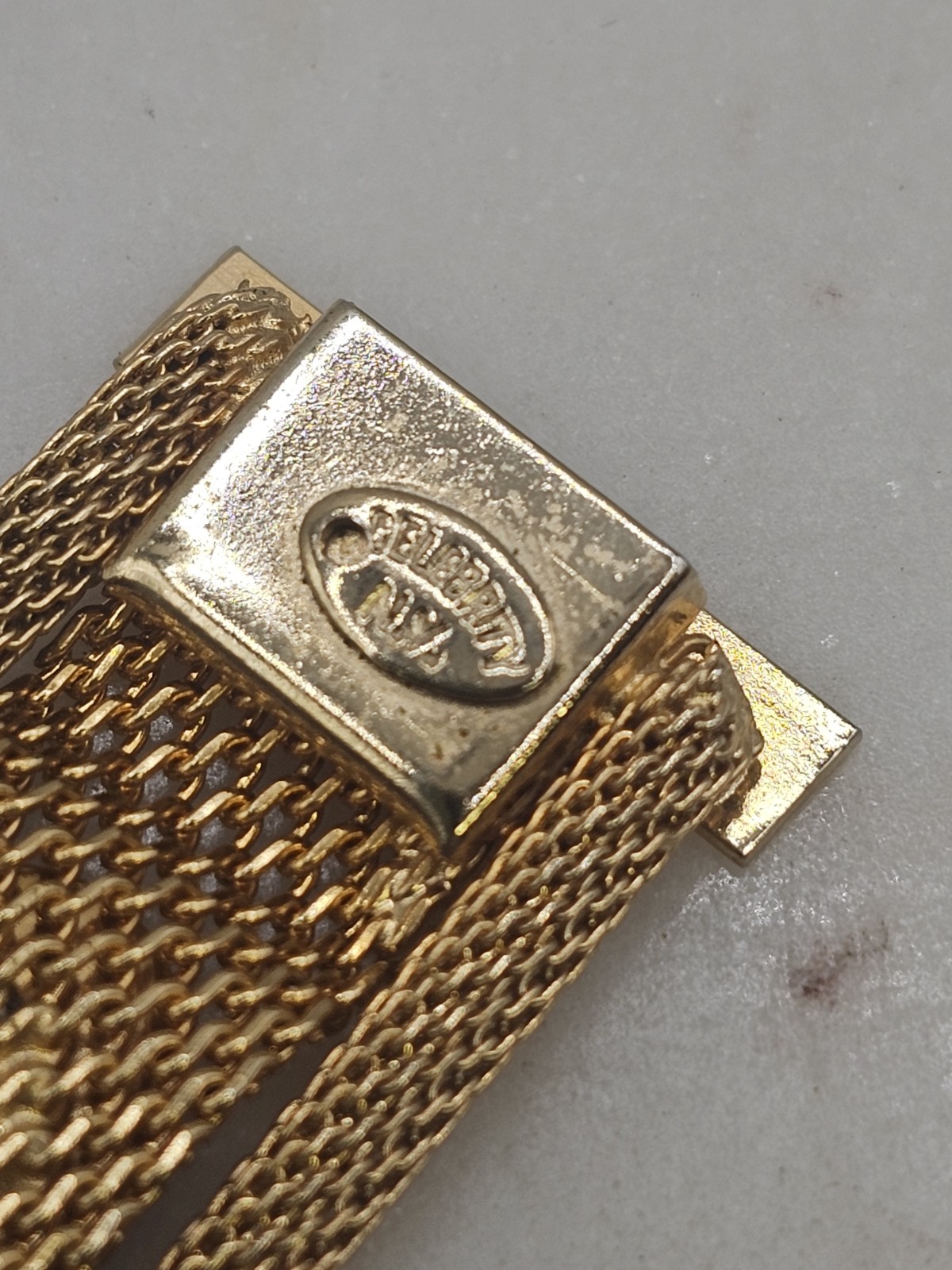 Vintage Celebrity NY Gold Tone Mesh Bracelet with Brown Cabochon Stones Retro
