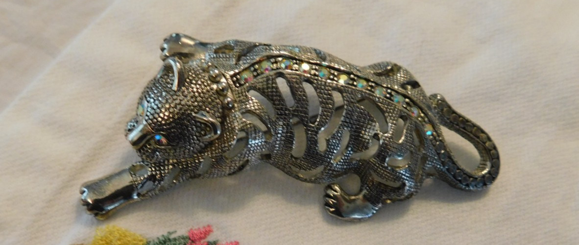 Tiger Panther Brooch Aurora Borealis Crystal Rhinestones Vintage Pin