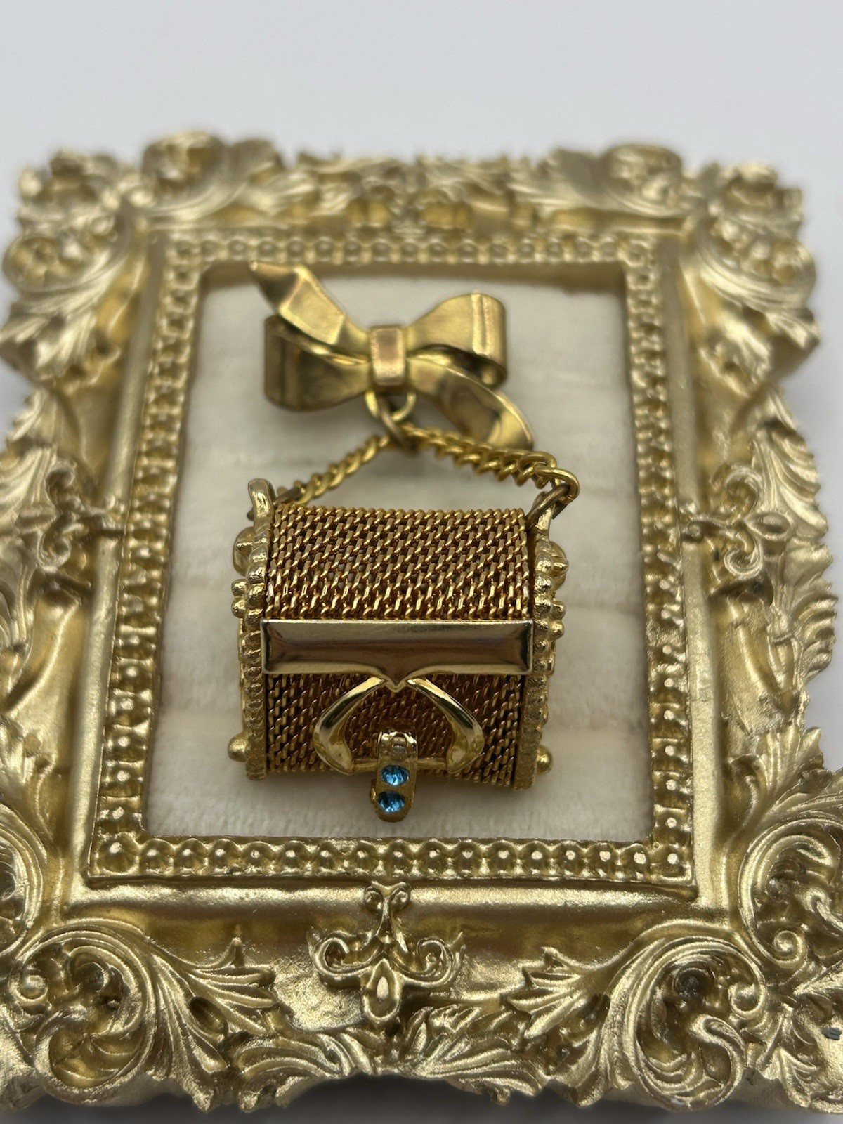 Vintage Gold Mesh Mini Coin Purse Brooch Bow Blue Charm Cottagecore Romantic Fun