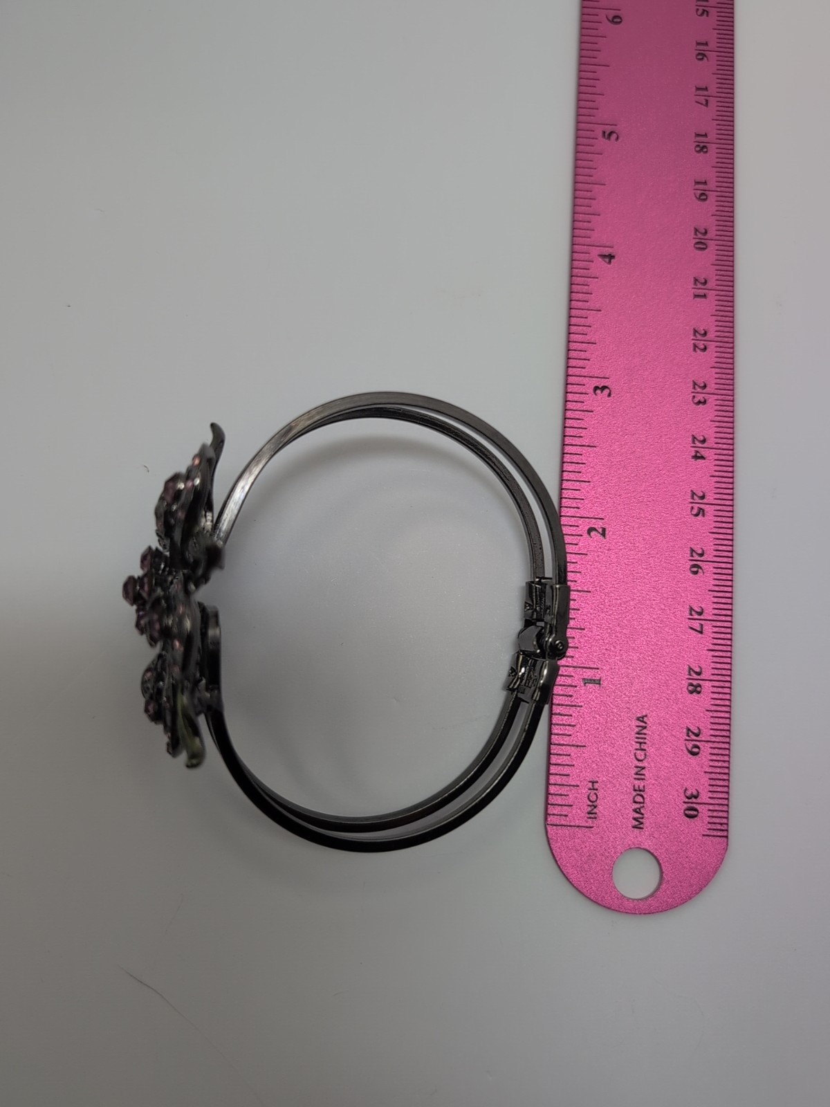 Vintage Bangle Bracelet Sparkly Jeweled Pink Flower 2.5″With Closing Hinged Cuff