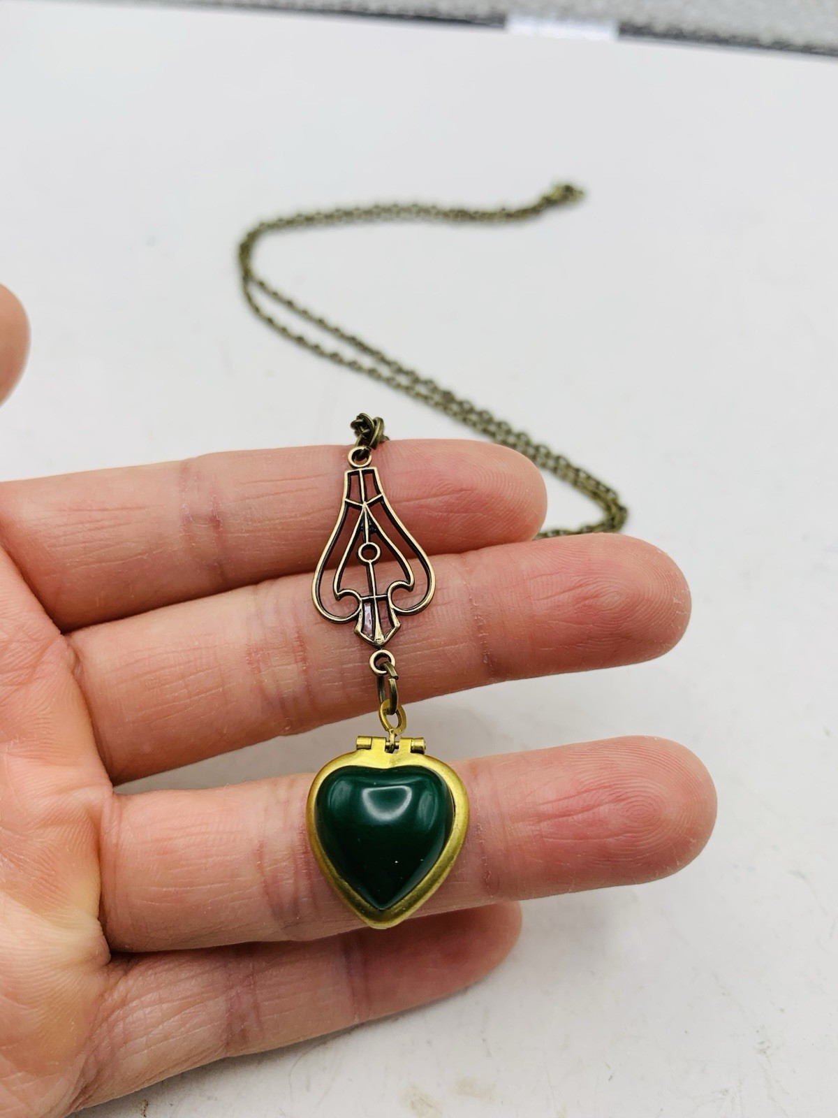 Vintage Style Dark Green Cabochon Gemstone Heart Photo Locket Lavalier Necklace