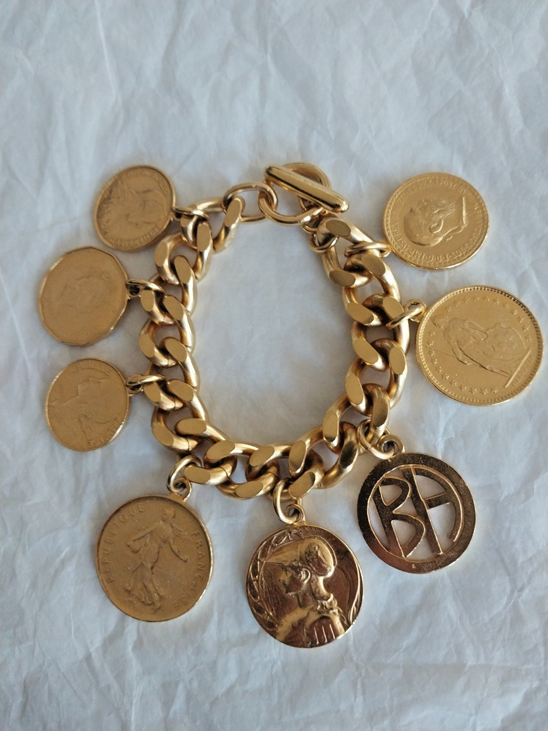 Vtg Ben Amun Gold Tone Coin Charm Chain Toggle Bracelet 7.5” Statement Estate