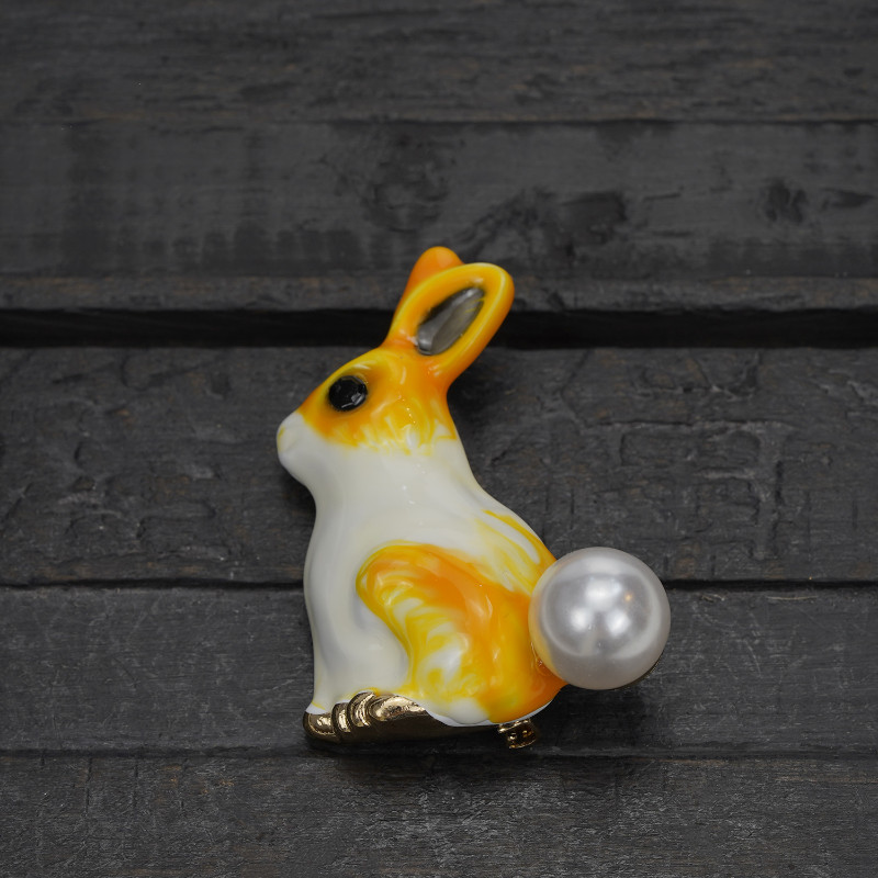 Vintage Rabbit Pearl Enamel Brooch Retro Animal Series Badges Lady Elegant Party