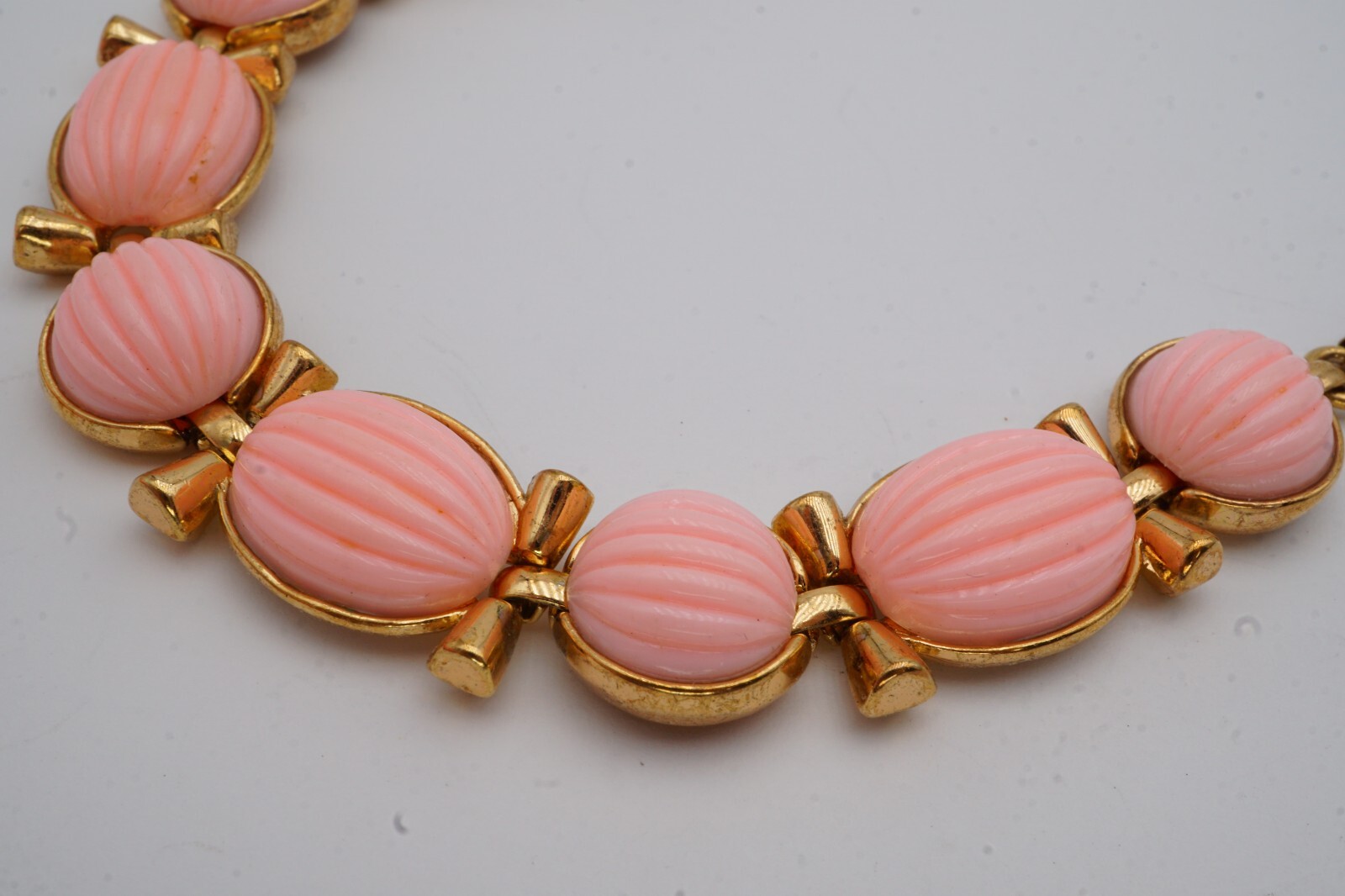 Vintage Necklace Gold Tone Molded Pink Stone 15.5″