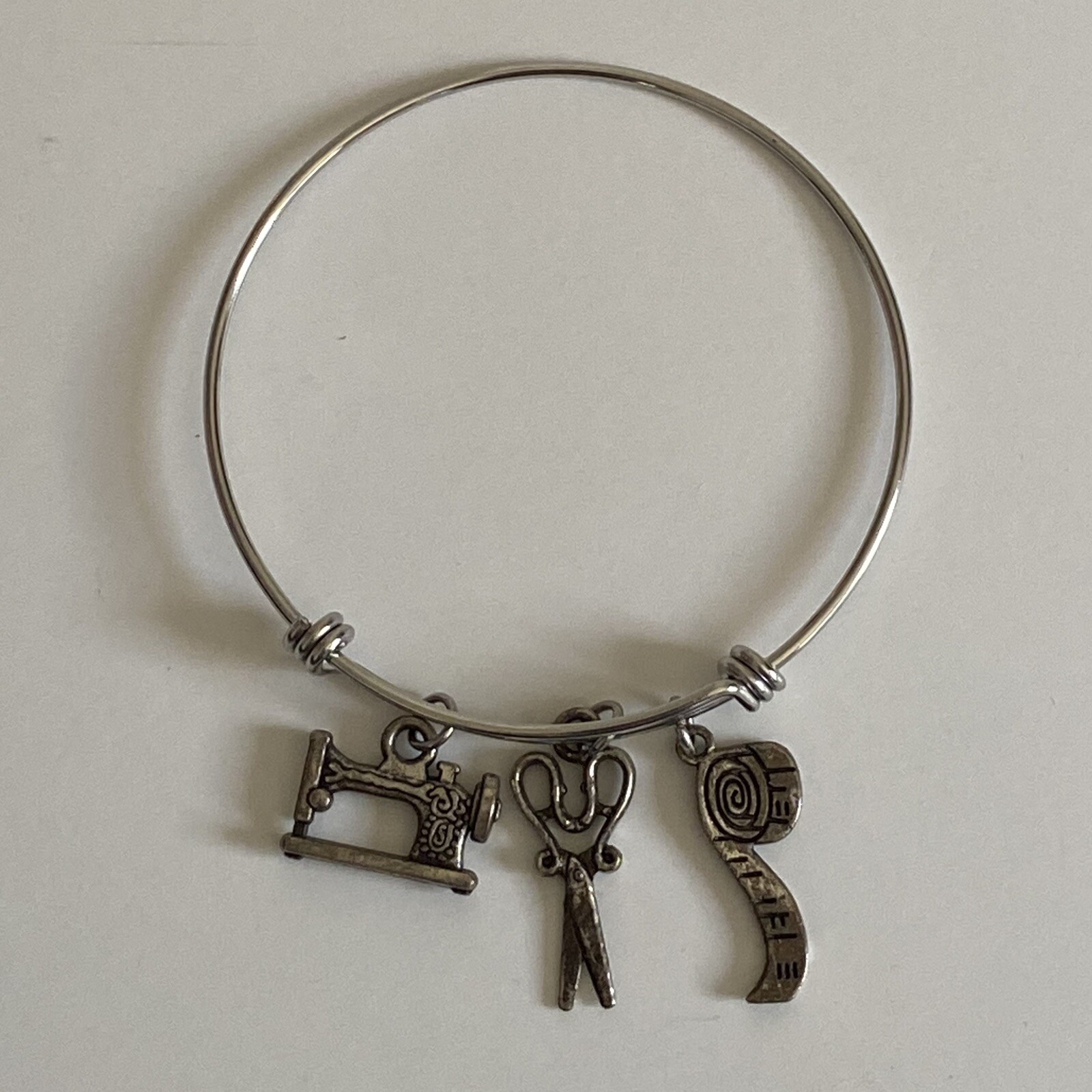Sewing Charms Bracelet Sewing Matching Scissors Measuring Tape Silver Tone EUC