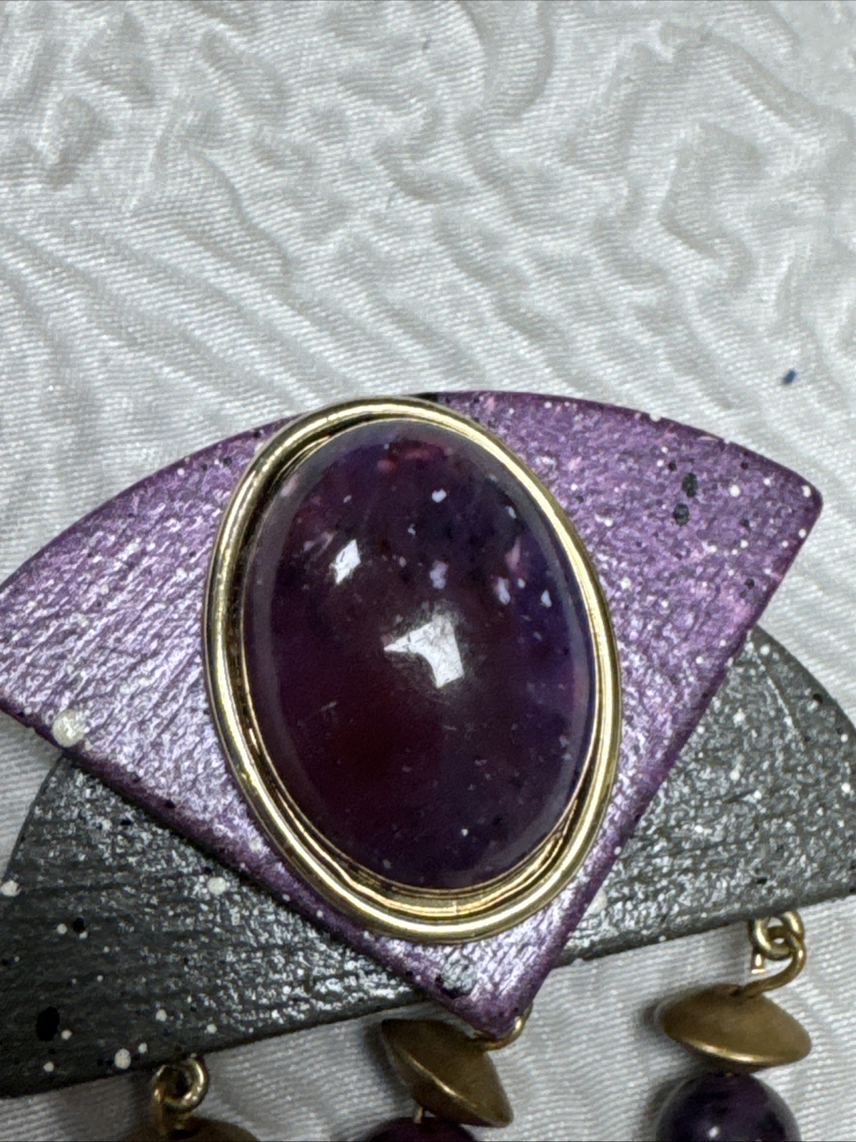 Vintage Art Deco Fan Shape Speckled Design Purple Cabochon Dangling Beads Brooch