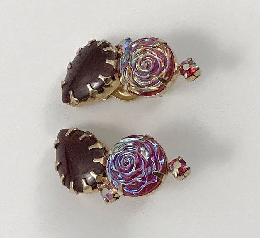 VTG Unsigned Schiaparelli Deep Red AB Glass Rose Flower Clip On Earrings. #571