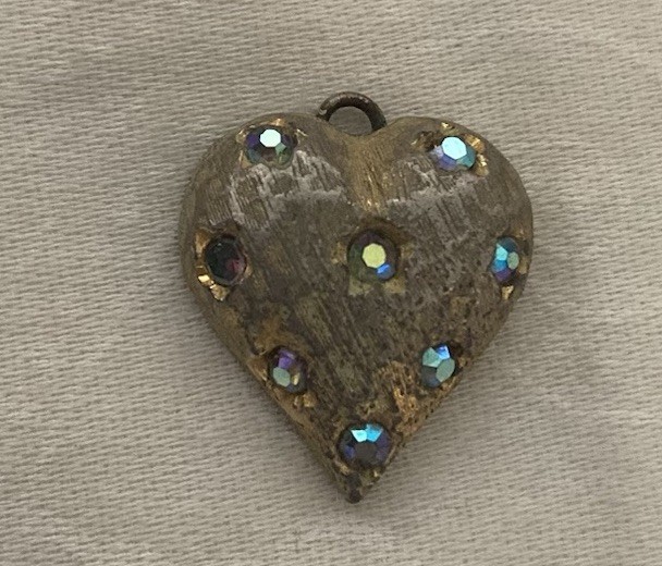 Vintage Signed Weiss Heart Puff iridescent Rhinestones Small Charm – AS IS