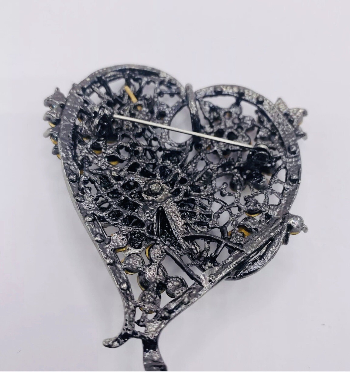 Vintage 1990s 1980s Heart Brooch Pink Jewels Rhinestones E2