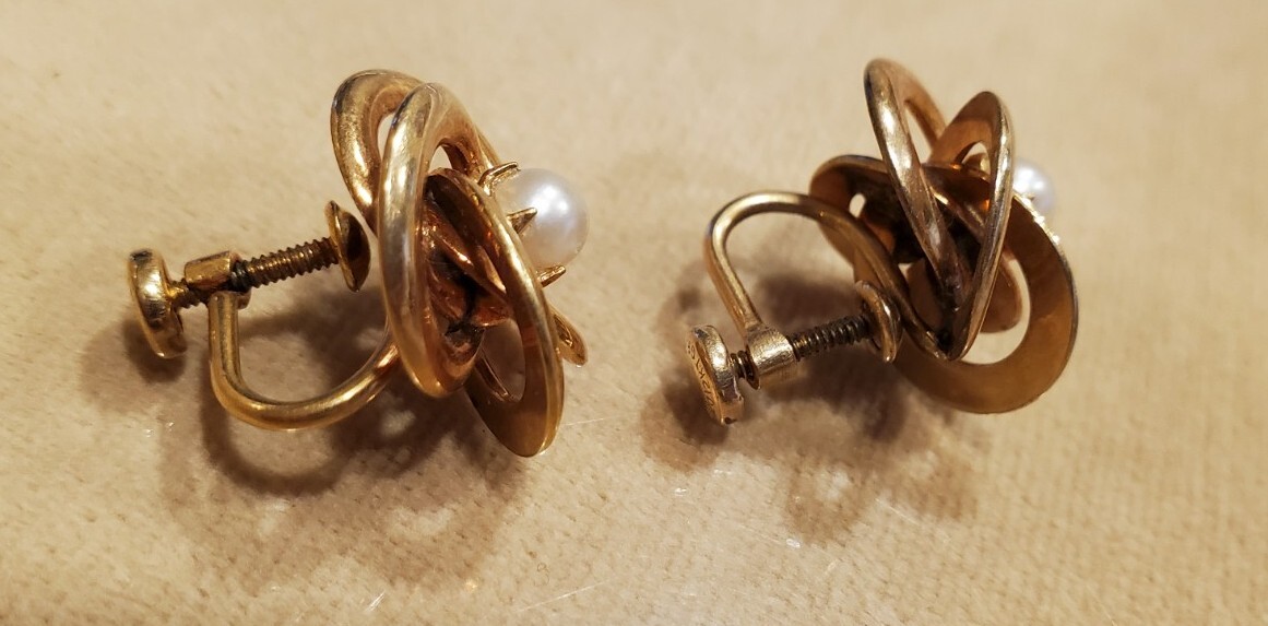 ANTIQUE MARVELLA GOLD FILLED SCREW BACK KNOT EARRINGS W/CULTURED PEARLS