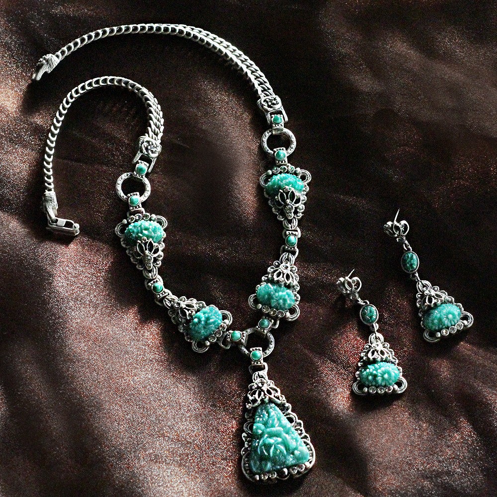 Art Deco Vintage Green Jade Glass Necklace and Earrings N1095