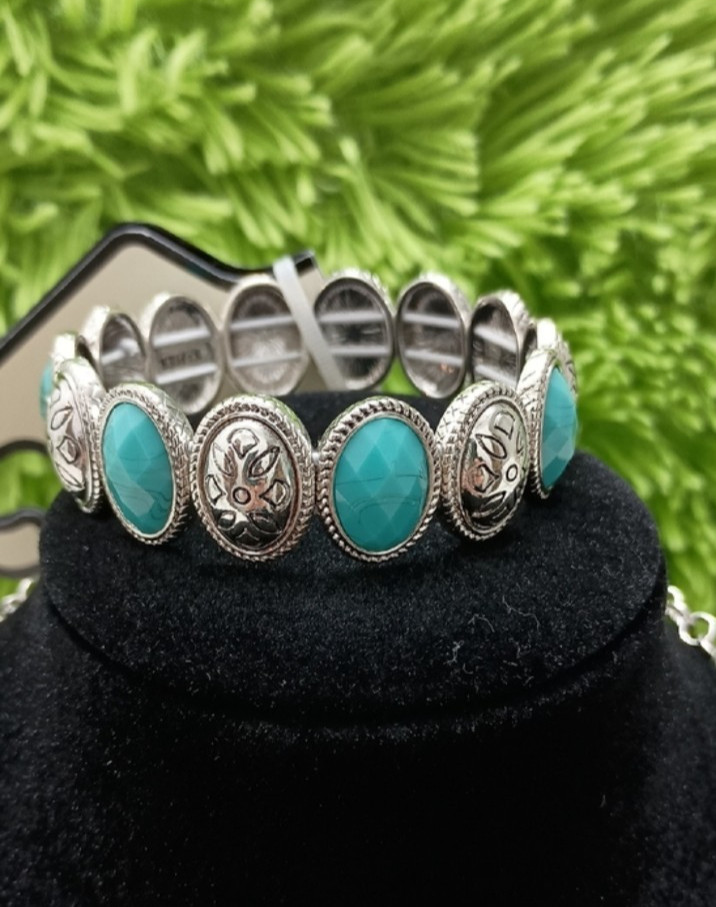 NEW Napier Silver Tone Turquoise Western Collar Necklace w/ Stretch Bracelet Set