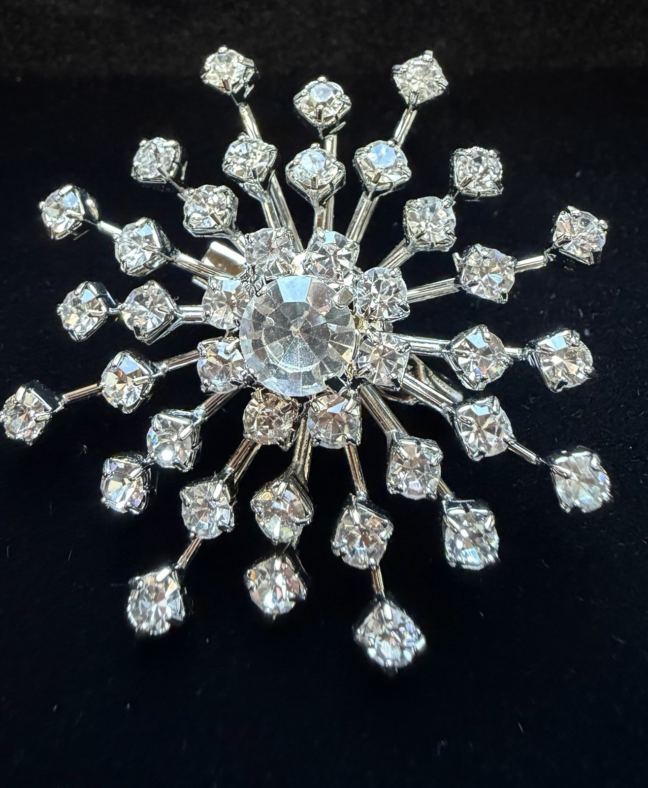 Vintage Clear Glass Rhinestone Prong StarBurst Silver Tone Brooch/Pin #232