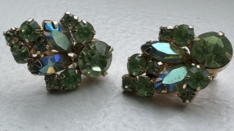 VTG Robert La Roco Green/Blue Rhinestone Clip earrings Gold Tone Fashion Bug