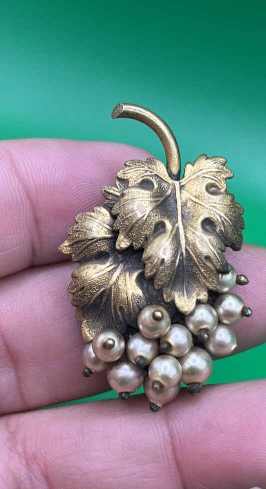 Vintage Gold Tone Faux Pearl Leaf Fur Dress Clip