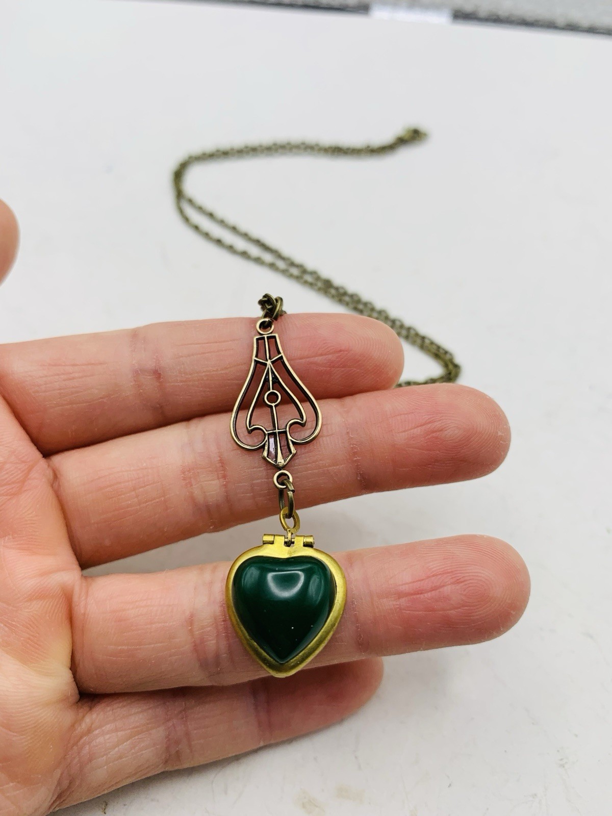 Vintage Style Dark Green Cabochon Gemstone Heart Photo Locket Lavalier Necklace