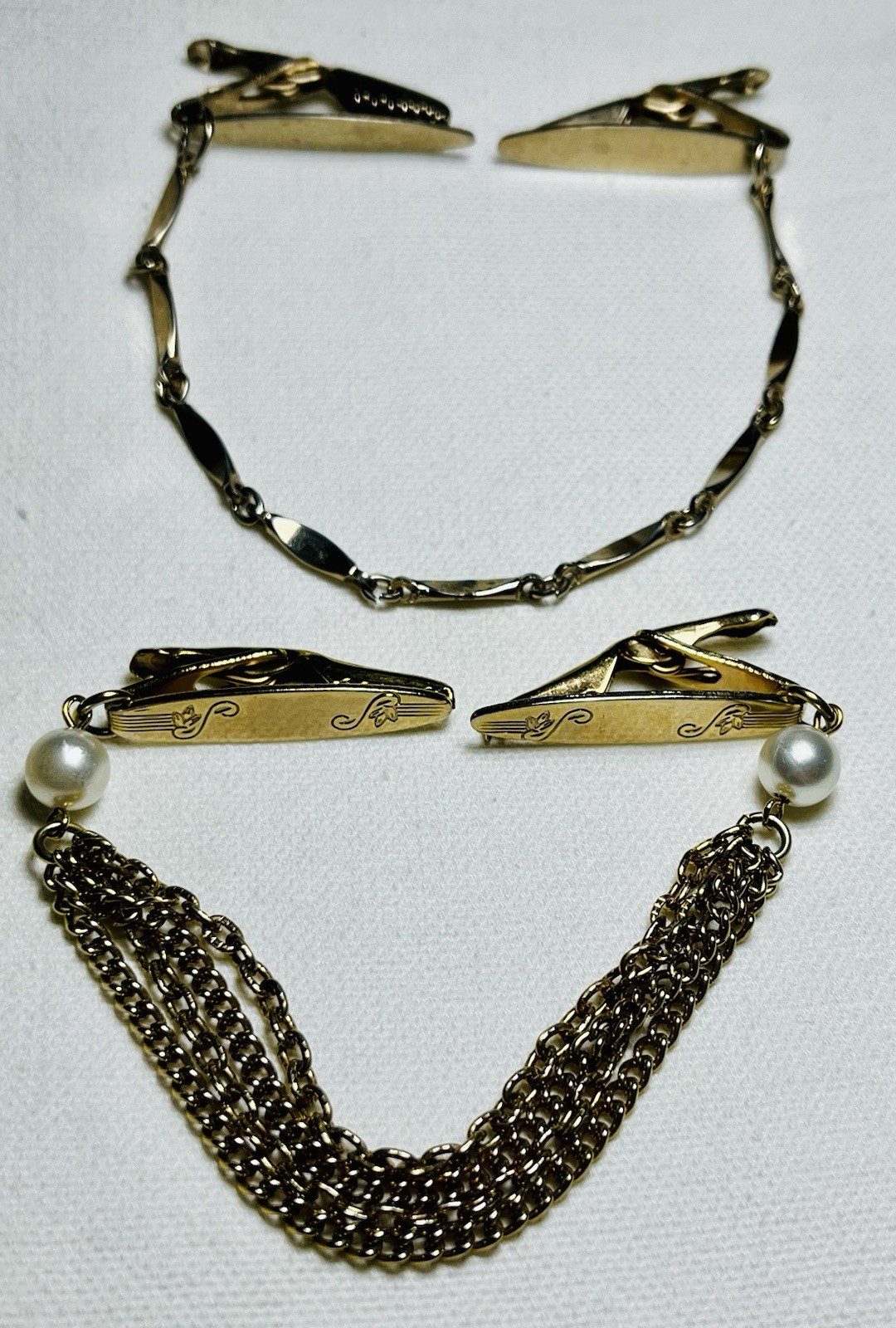 Lot of 2 Vintage Estate Gold Tone Sweater Clips Multi-Chain & Bar Link