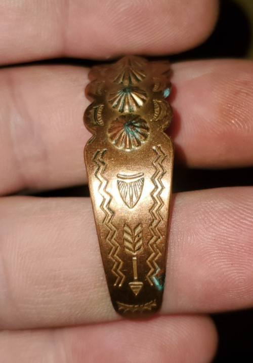 Vintage Copper Cuff With Arrow And Shield Native Design Bracelet 2-1/2″ Across