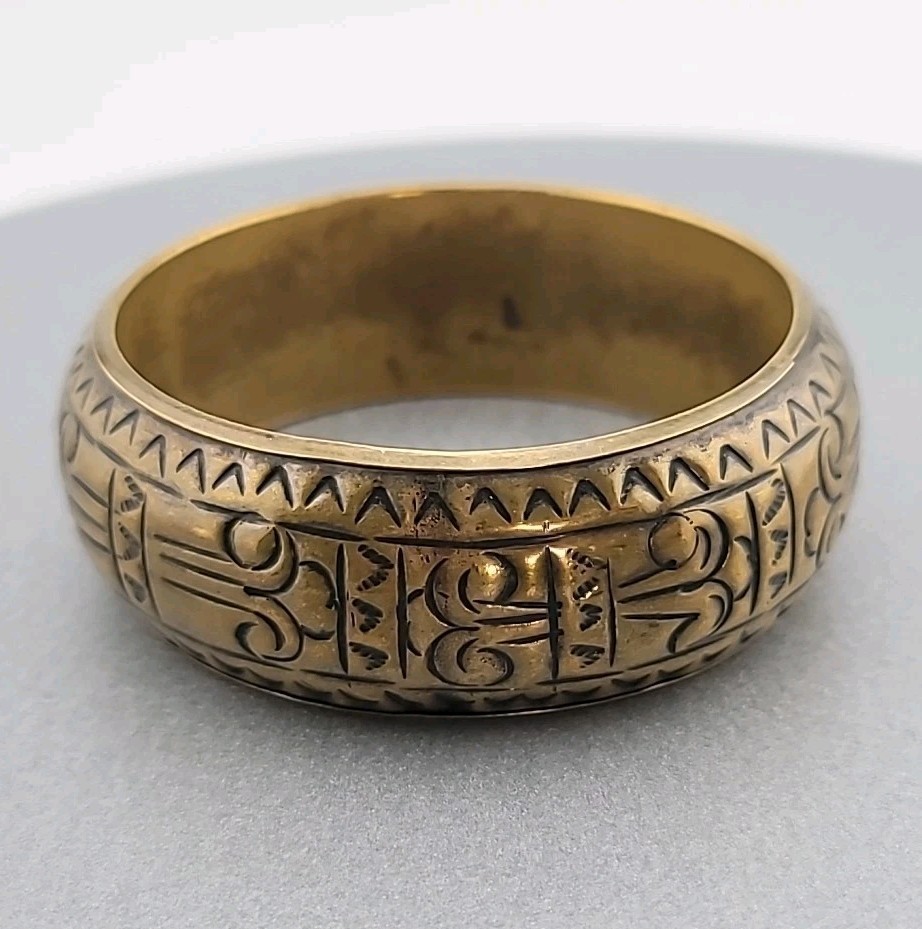 Vtg 8″ Bronze Tone Ethnic Pattern Puff Bangle Bracelet