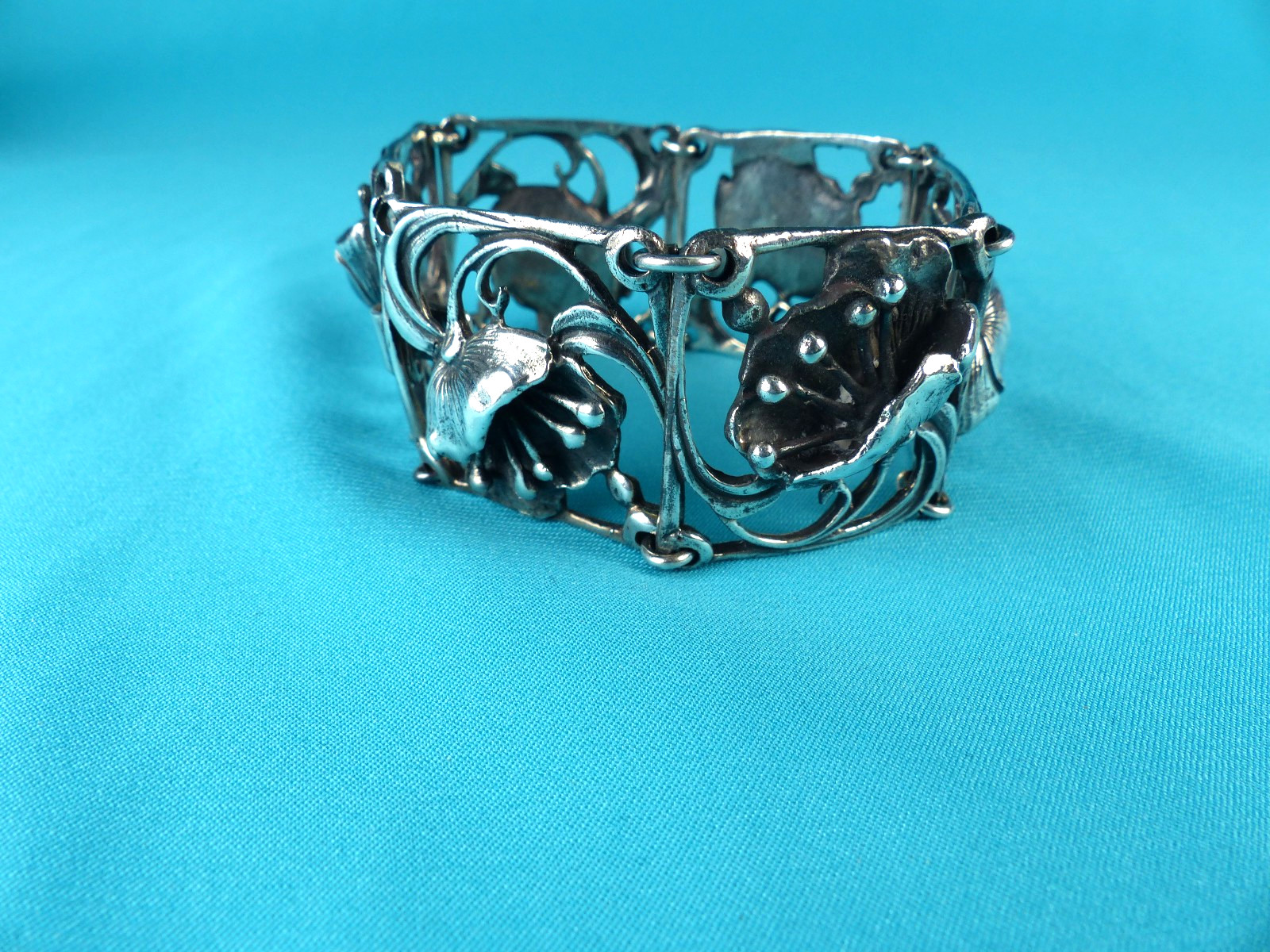 Vintage Art Nouveau 2.5 oz Sterling Silver Poppy Flower Panel Link Bracelet 77g