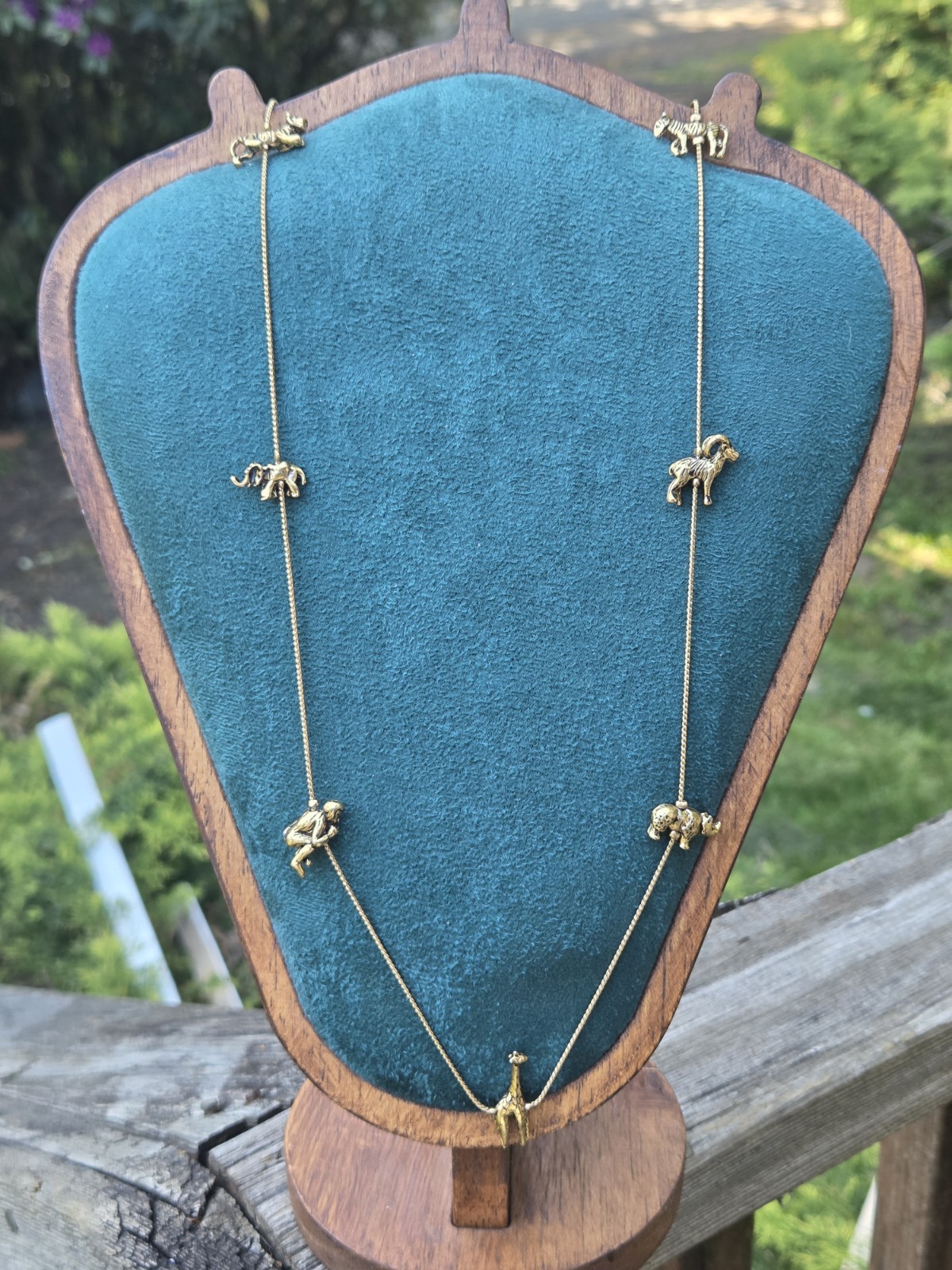 Vintage Animal Charm Long Necklace Gold Tone Safari Zoo Monkey Elephant Giraffe