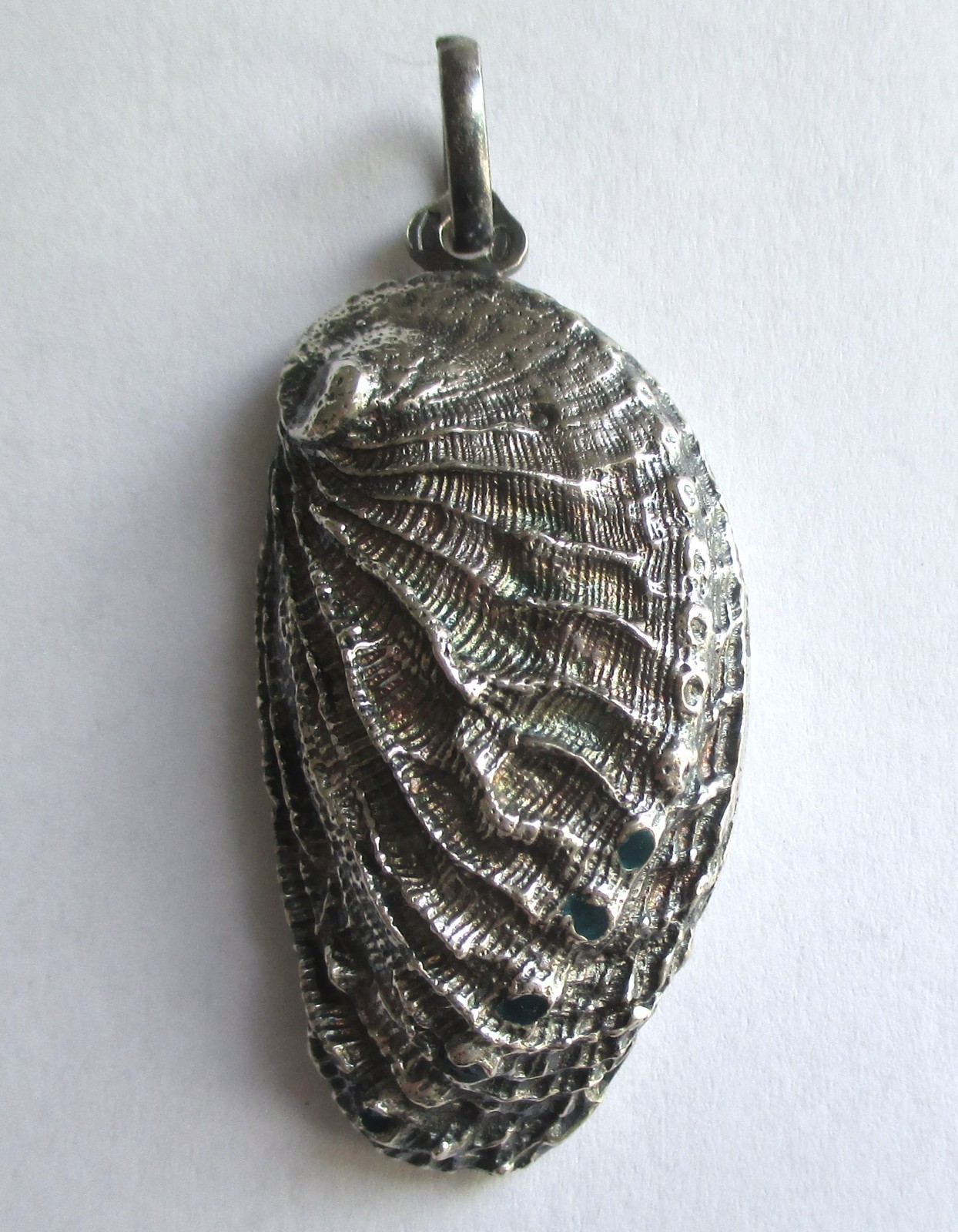 1-15/16in LARGE VINTAGE STERLING SILVER ENAMEL ABALONE CLAM SEA SHELL PENDANT
