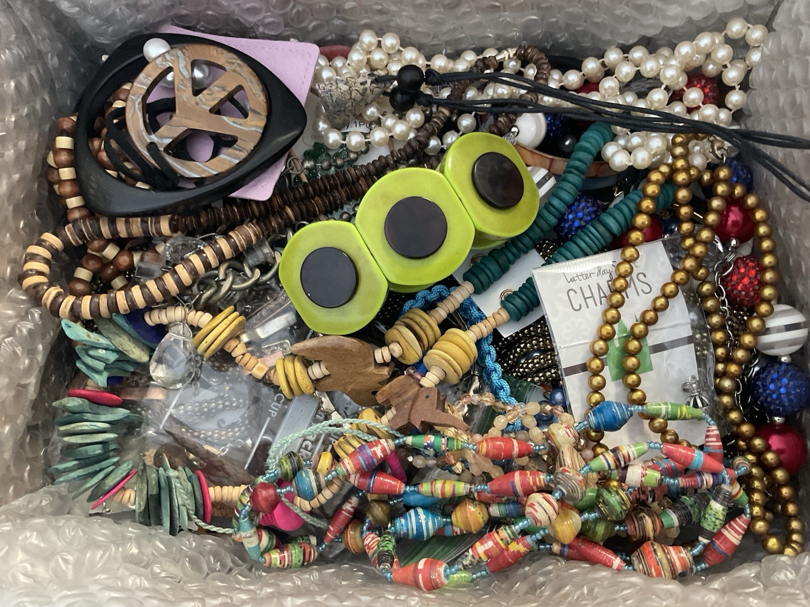 Vintage Modern-Plastic Jewelry lot 50 Mixed Estate Wear resale Crafting