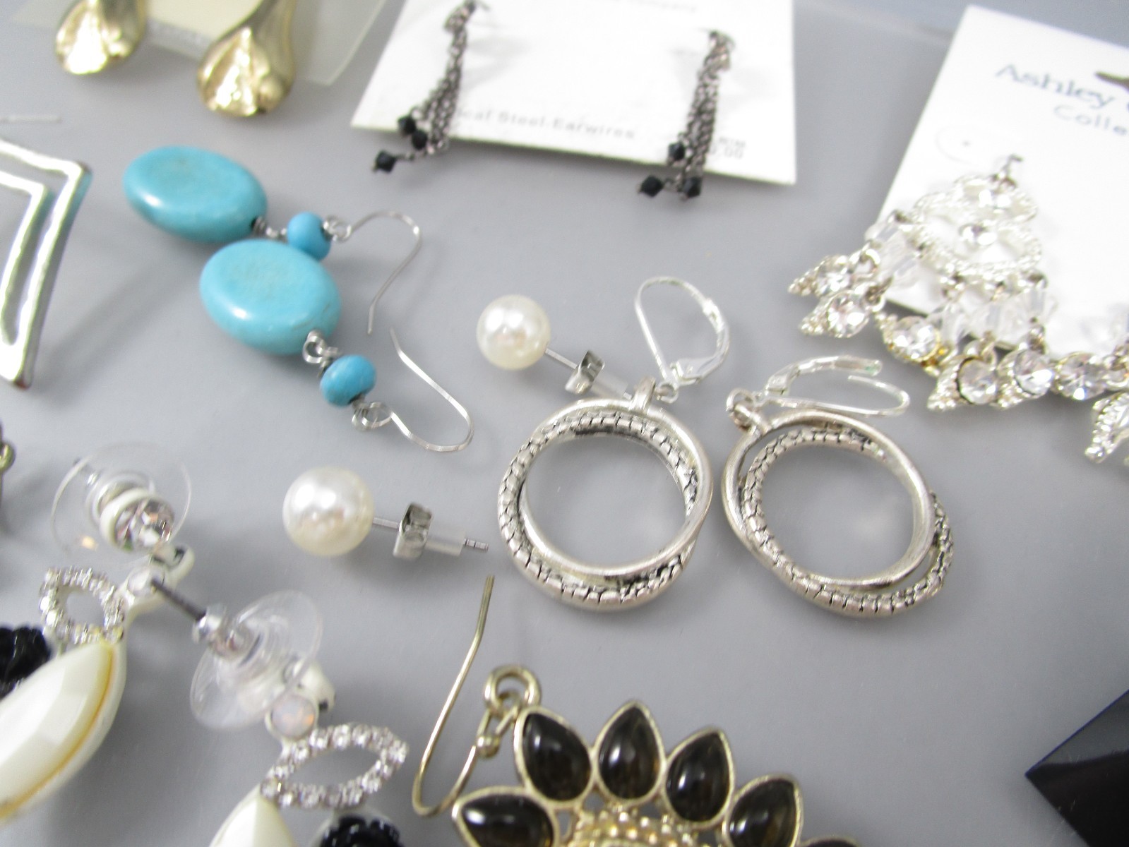 Vtg Mod Retro Varying Colors & Multi Styles LOT 10 Post Pierced Earrings 173U